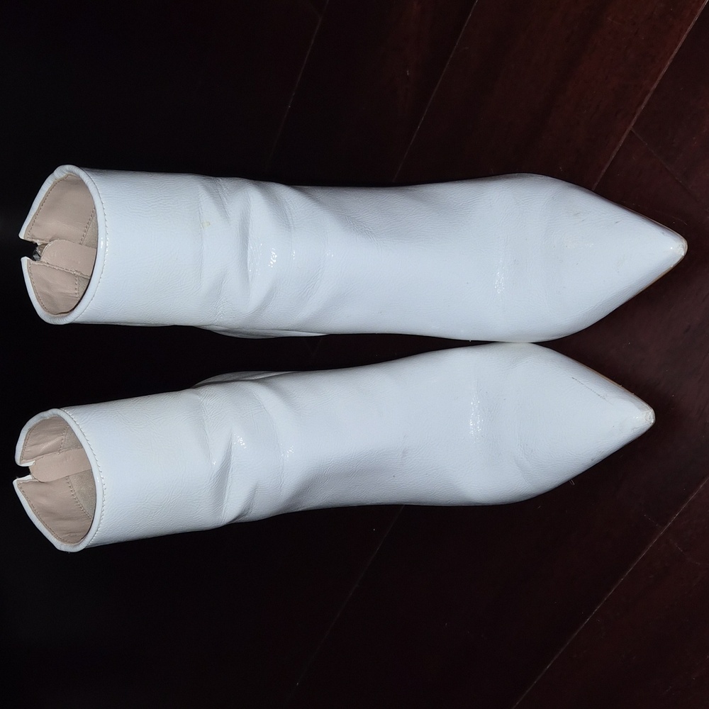 Elegant White Ankle Boots Steve Madden Sz 6